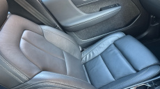 Volvo XC40 2.0 B4P Ultra Dark 5dr Auto Petrol Estate